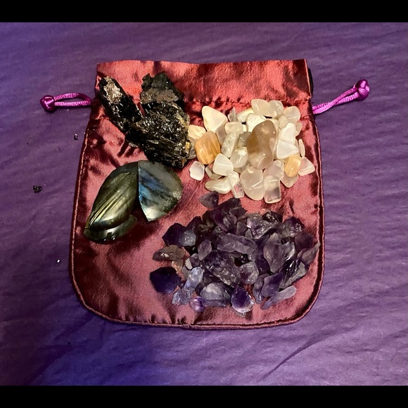 Pouch of Protection - Picture 2 of 9